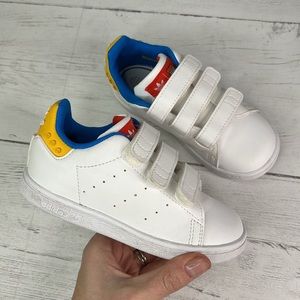 Adidas x LEGO White Sneakers in Toddler boy sz 9 Velcro kids shoes